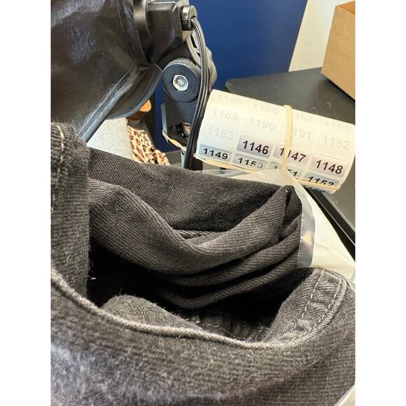 VTG 90s Levis 550 Jeans Women 16 Black Relaxed Fit Tapered Leg High Rise Red Tab - Picture 9 of 9